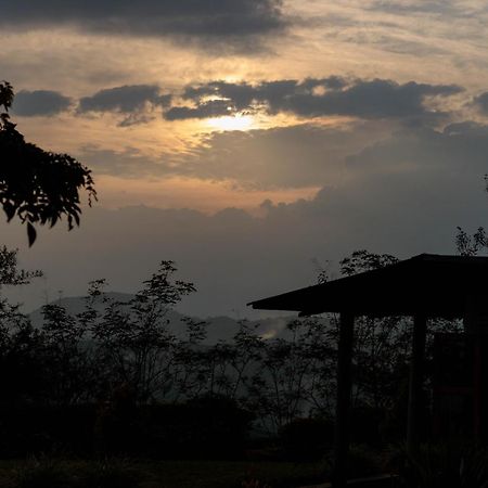 Lake Mwamba Lodge Kasenda Bagian luar foto