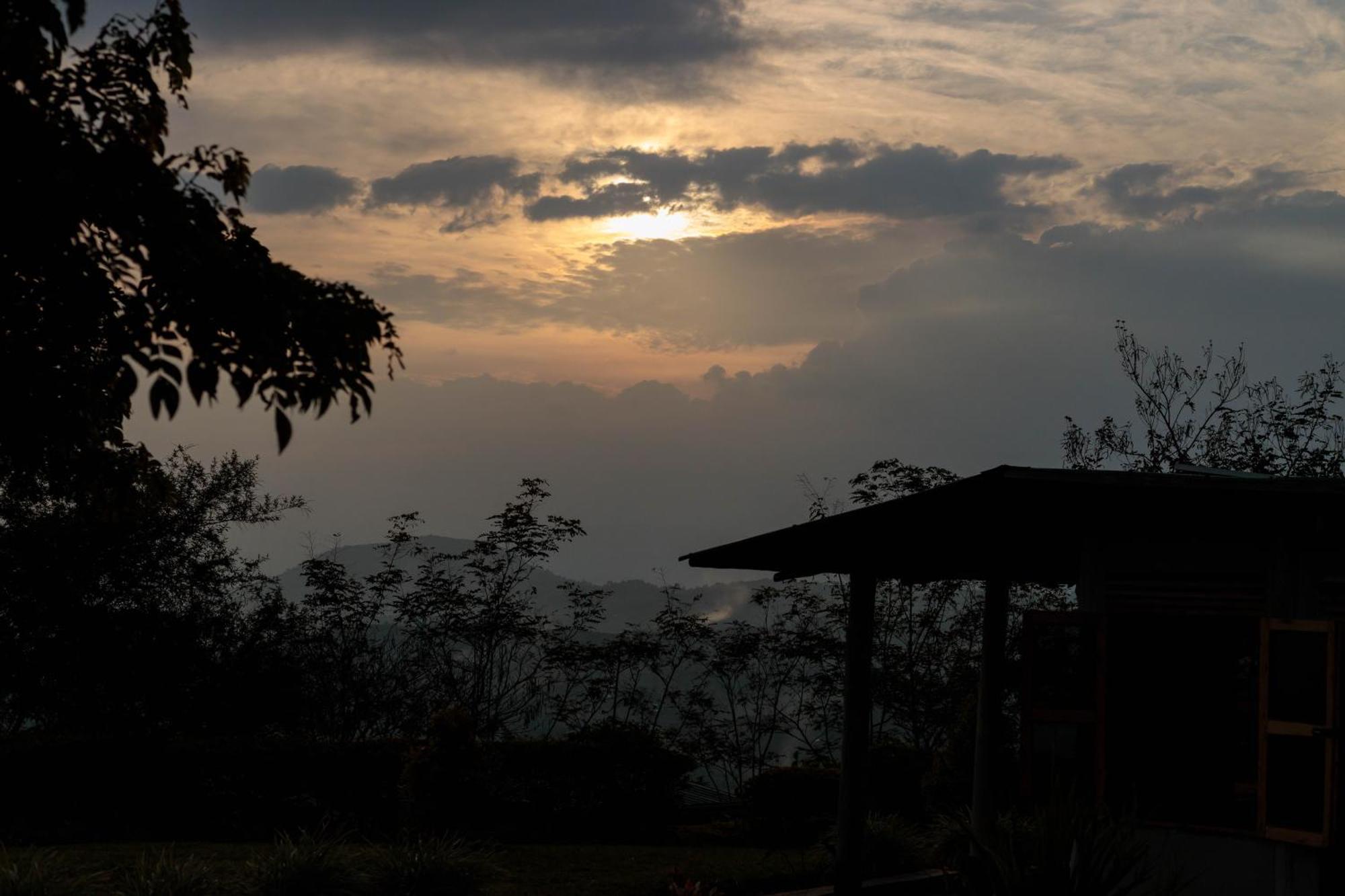 Lake Mwamba Lodge Kasenda Bagian luar foto