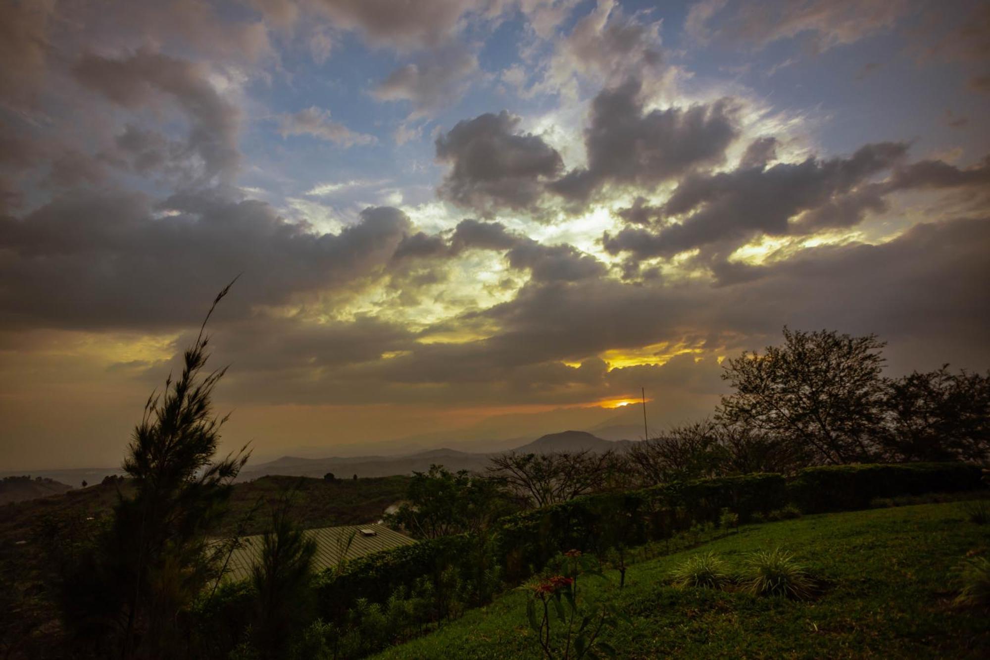 Lake Mwamba Lodge Kasenda Bagian luar foto