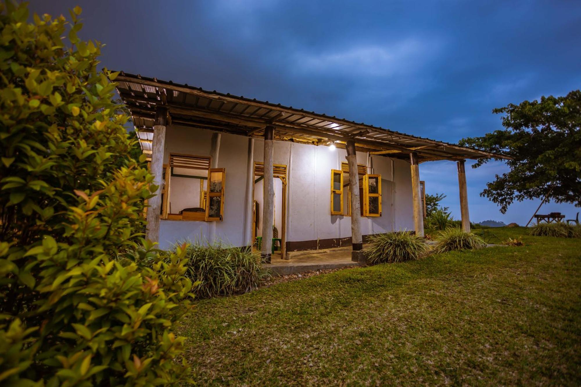 Lake Mwamba Lodge Kasenda Bagian luar foto